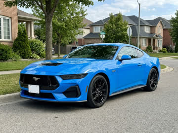 Ford Mustang GT — grabber blue